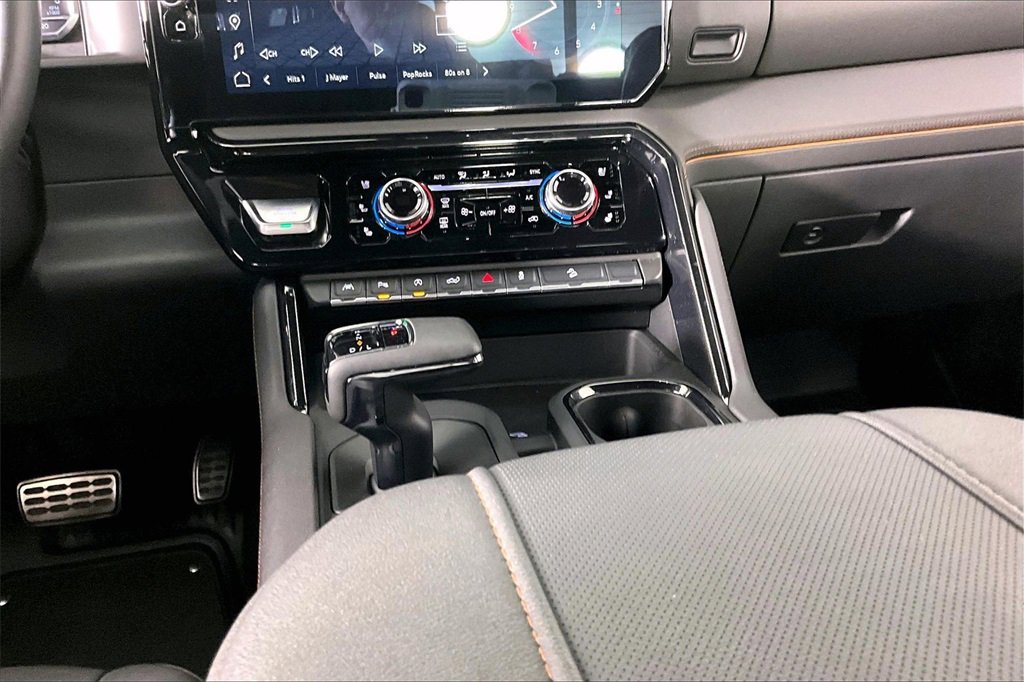 Used 2024 GMC Sierra 1500 AT4 w/ Technology Package image 10