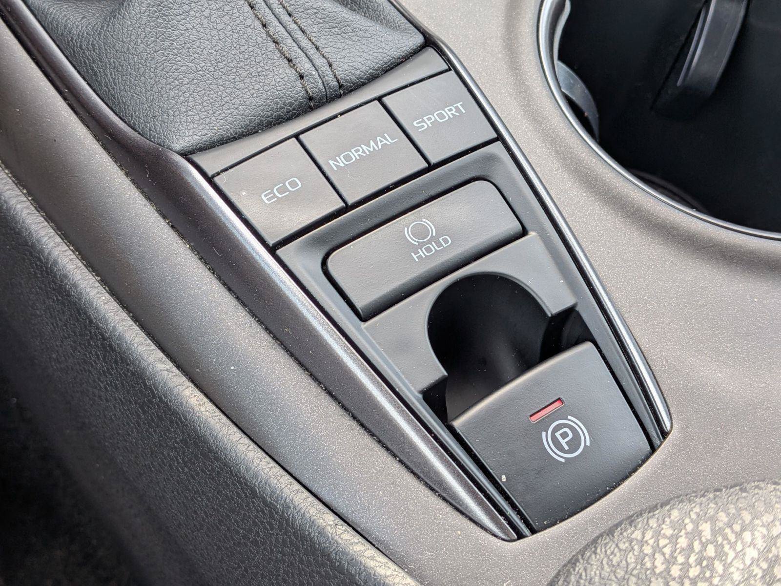 Used 2022 Toyota Camry XSE FWD image 15