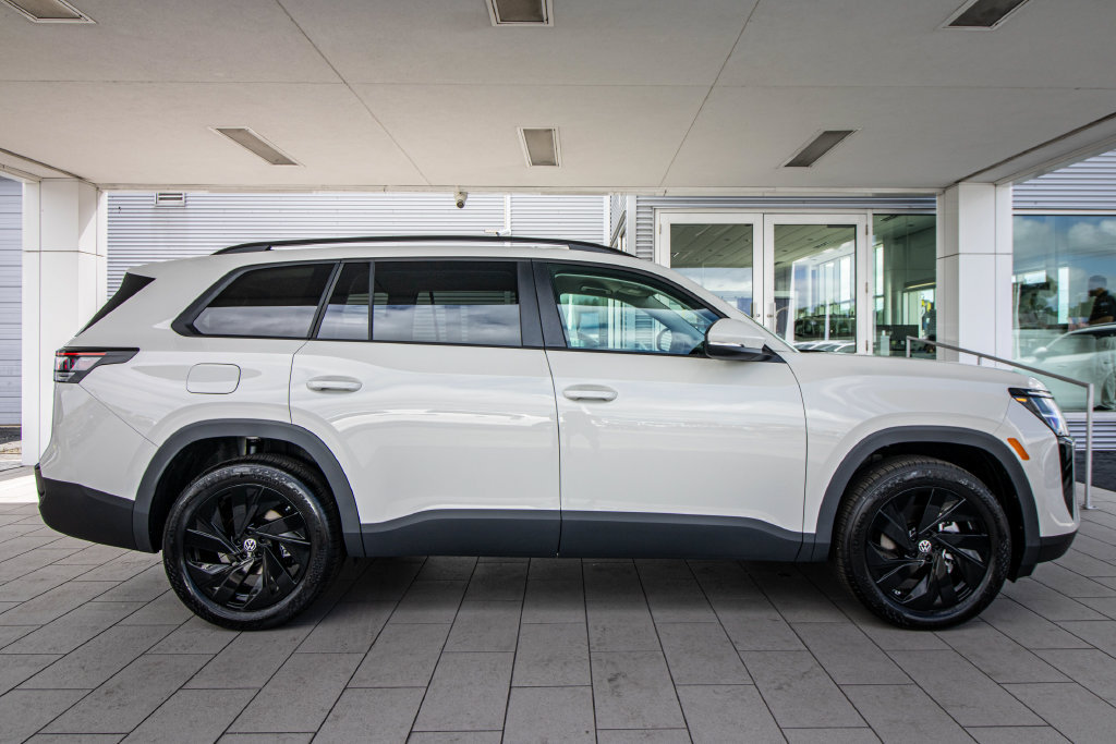 New 2027 Volkswagen Atlas SE FWD image 3