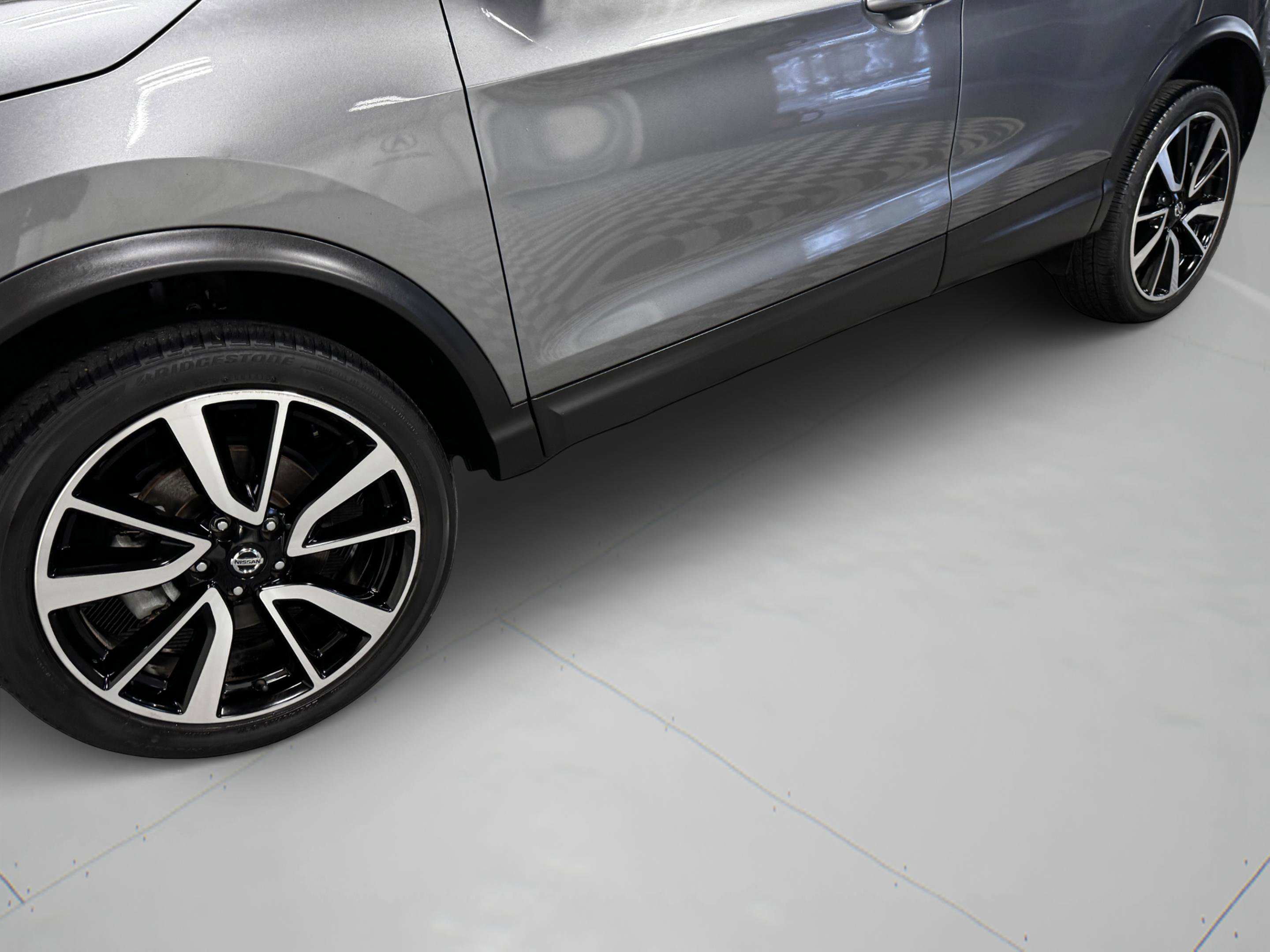 Used 2018 Nissan Rogue Sport SL w/ SL Premium Package image 41