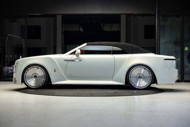 Used 2020 Rolls-Royce Dawn RWD image 37