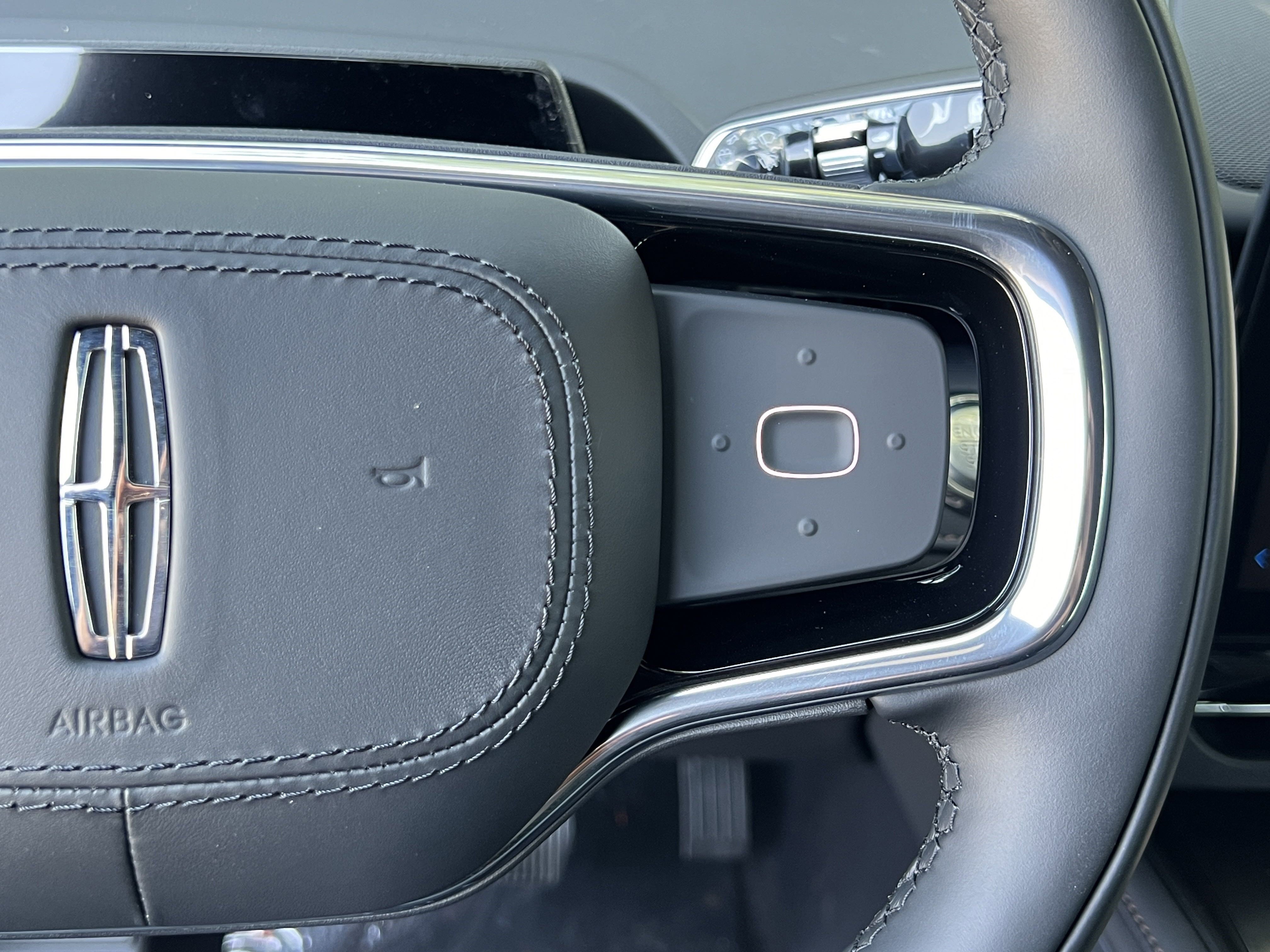 New 2025 Lincoln Nautilus Premier w/ Jet Appearance Package image 19