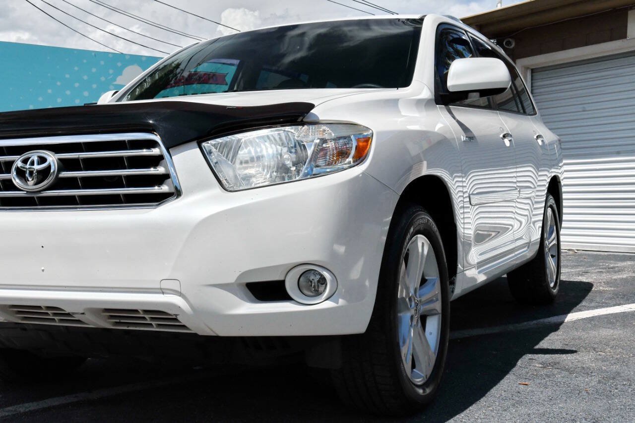 Used 2010 Toyota Highlander Limited AWD/4WD image 6