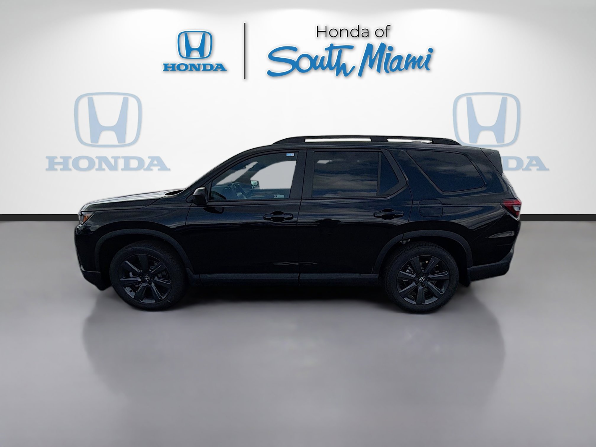 New 2026 Honda Pilot Sport image 4