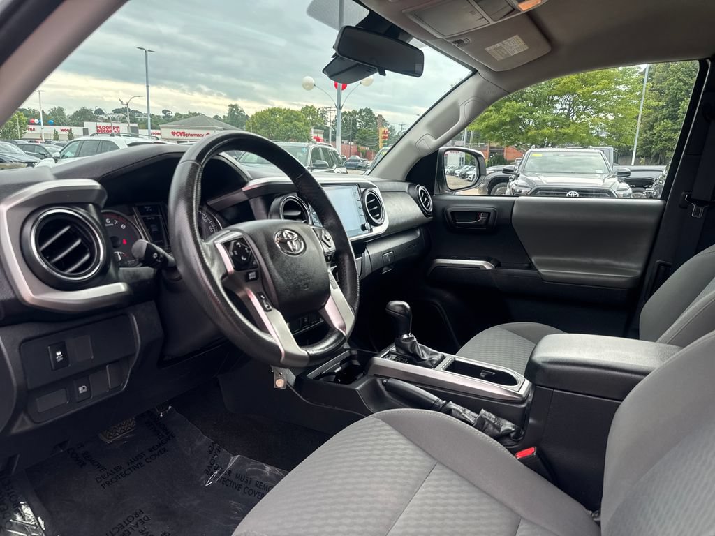Used 2022 Toyota Tacoma SR5 RWD image 15