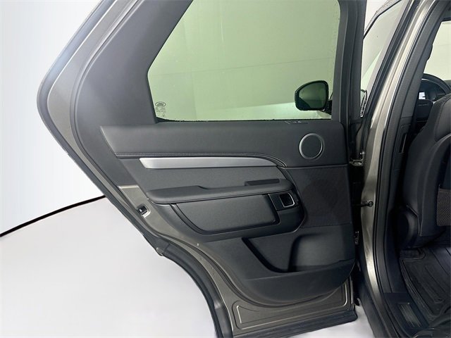 Used 2024 Land Rover Discovery Dynamic SE image 23