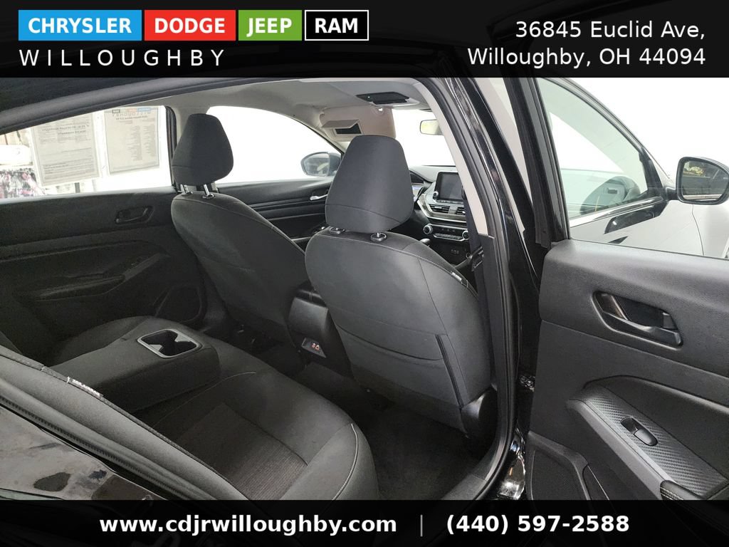 Used 2025 Nissan Altima 2.5 SV AWD/4WD image 33