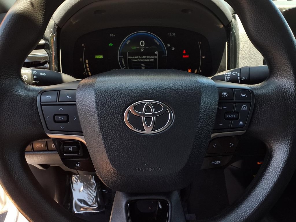 Used 2025 Toyota Camry LE FWD image 15