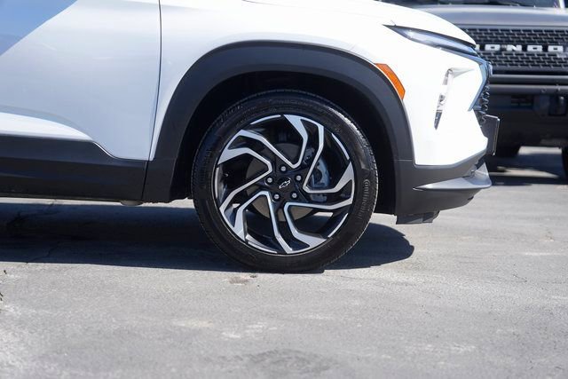 Used 2024 Chevrolet TrailBlazer RS w/ Driver Confidence Package image 4