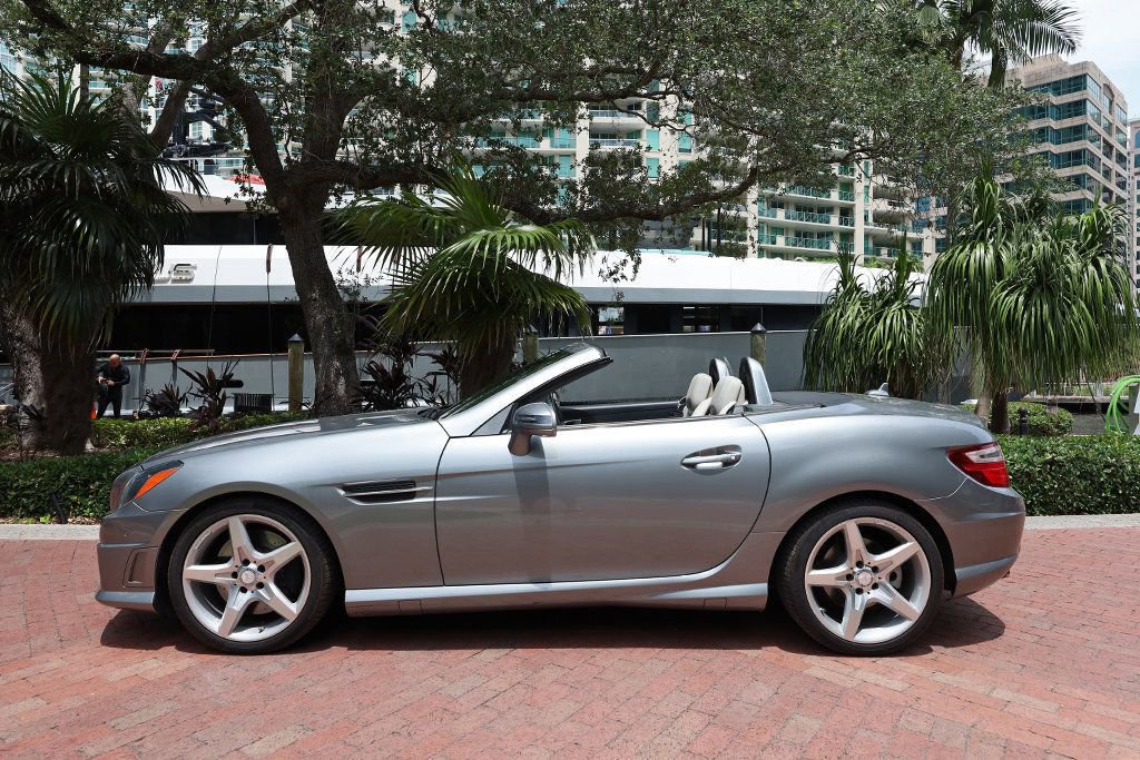 Used 2013 Mercedes-Benz SLK 250 image 28