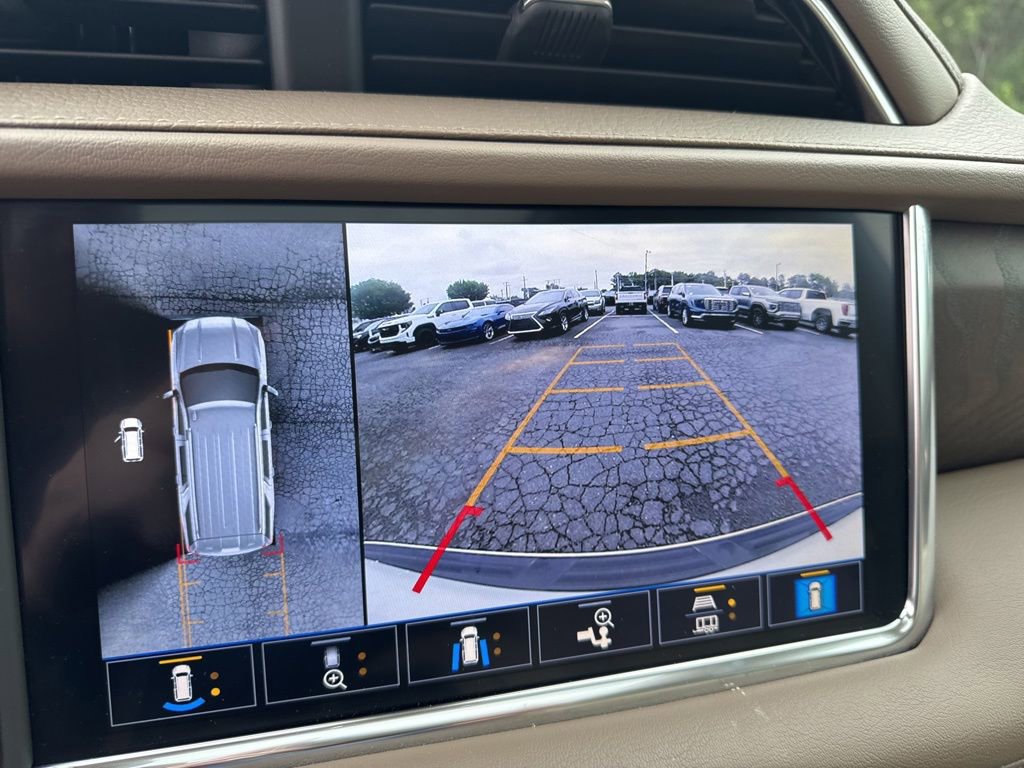 Used 2021 GMC Yukon Denali w/ LPO, Illumination Package AWD/4WD image 12