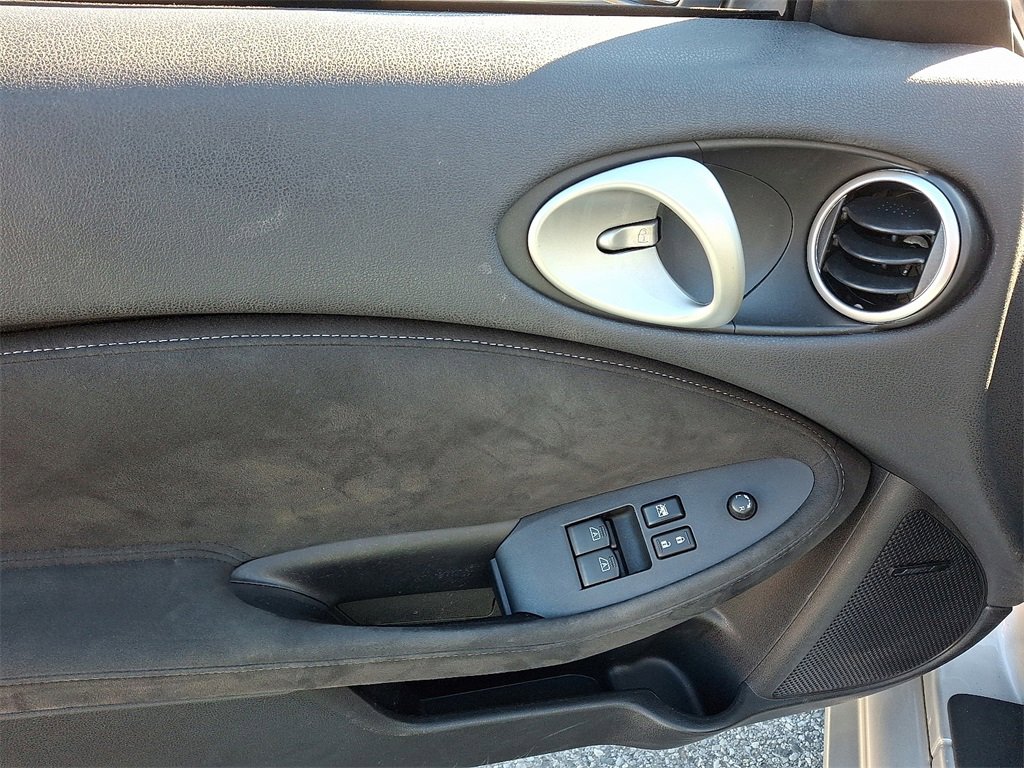 Used 2018 Nissan 370Z Touring Sport image 11