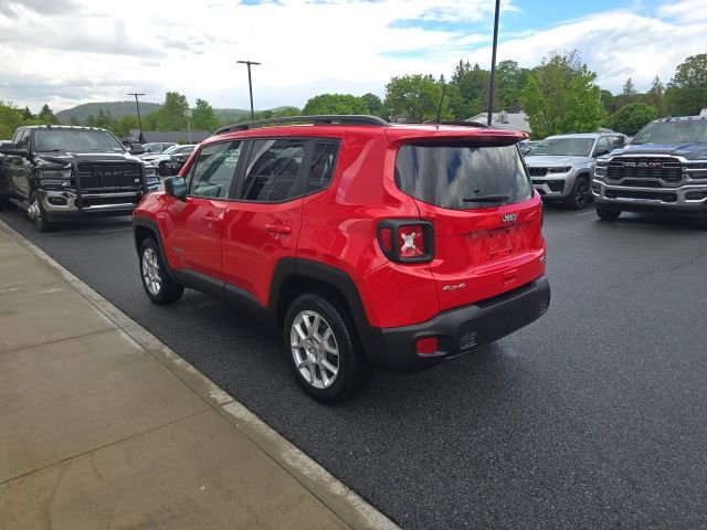 Used 2022 Jeep Renegade Latitude w/ Convenience Group AWD/4WD image 4