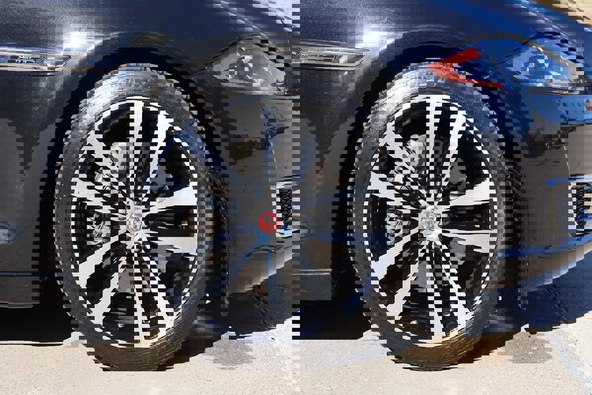 Used 2019 Jaguar XJ L Portfolio image 62