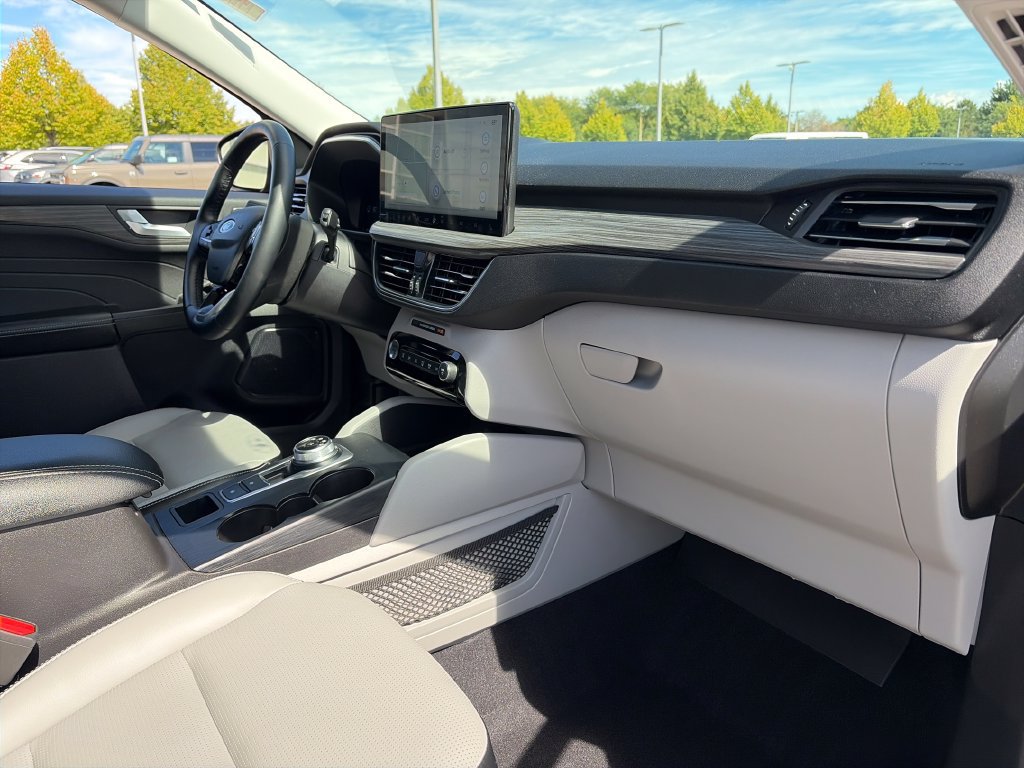 Used 2023 Ford Escape Platinum AWD/4WD image 13