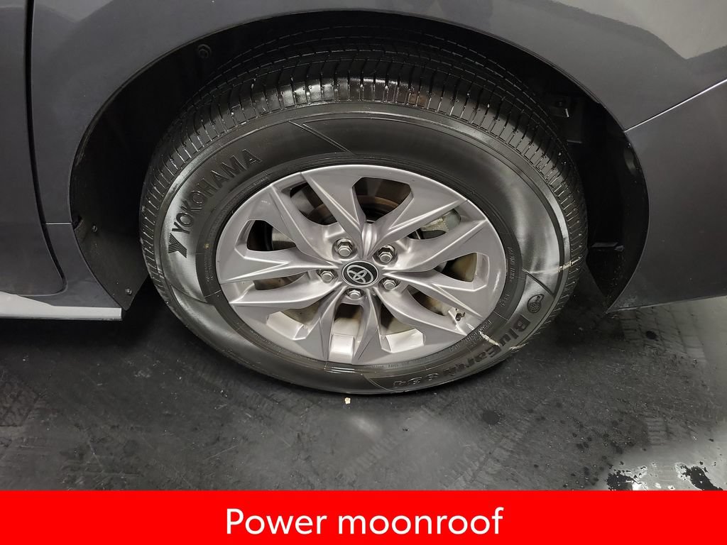 Used 2025 Toyota Sienna XLE w/ XLE Plus Package FWD image 10