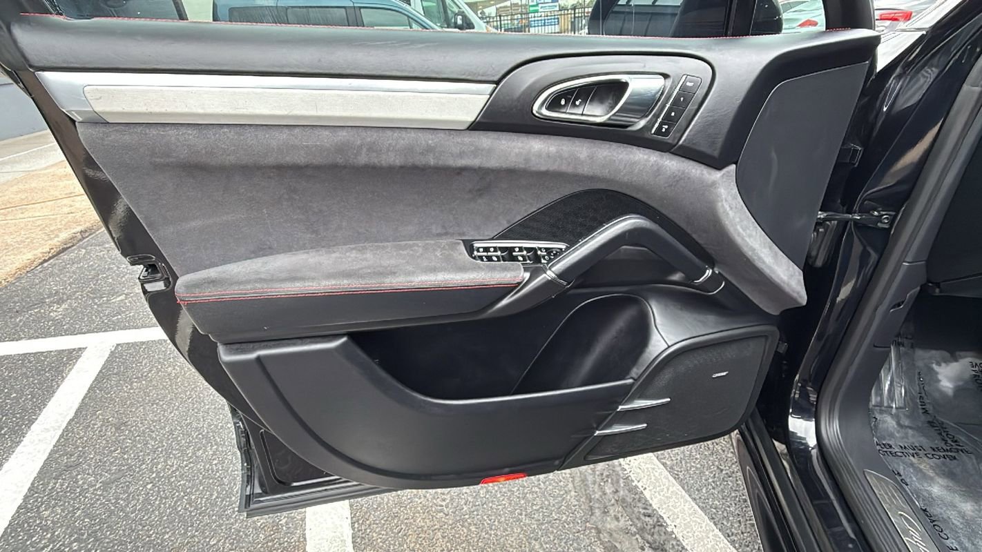Used 2013 Porsche Cayenne GTS AWD/4WD image 9