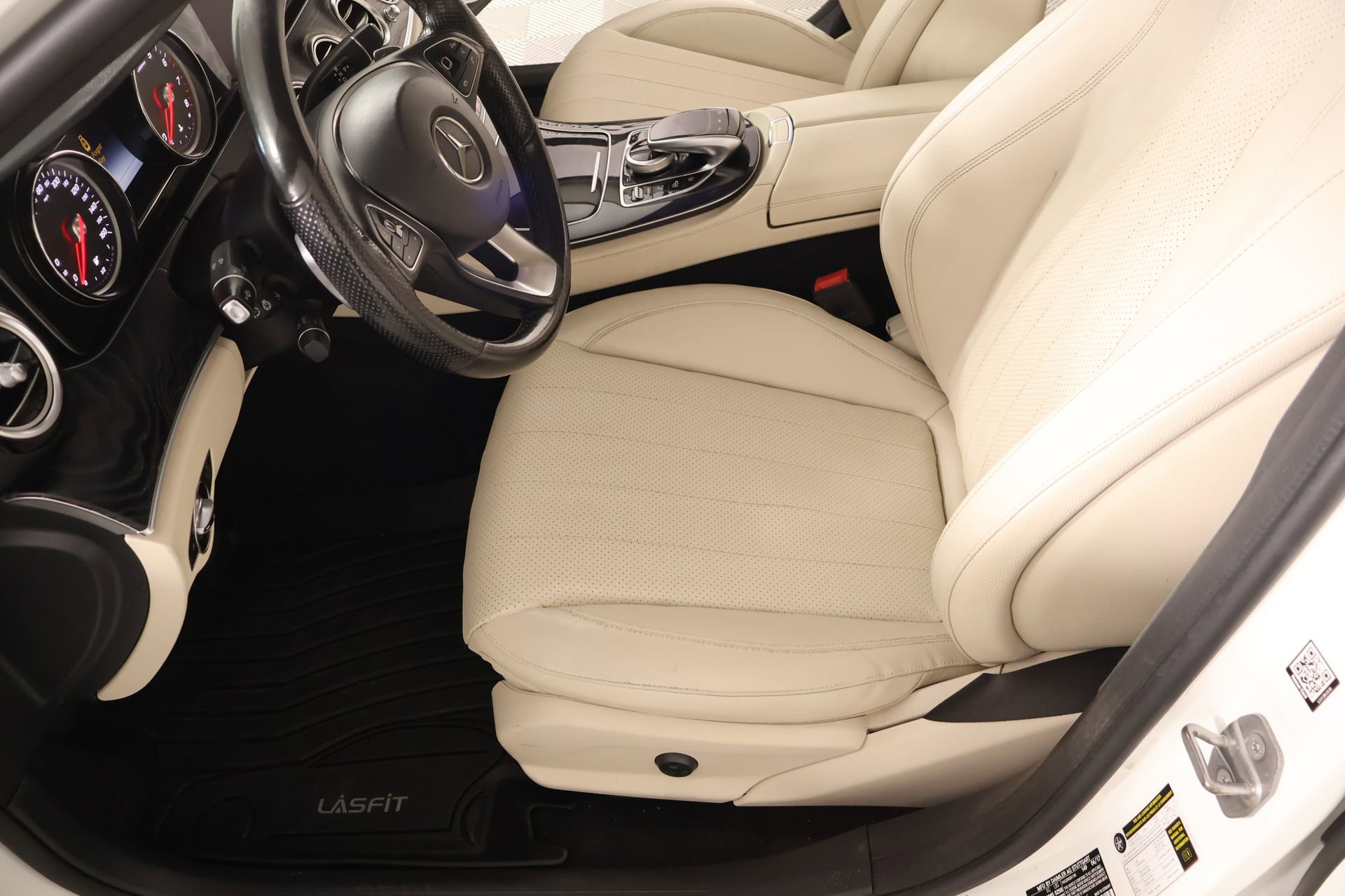 Used 2017 Mercedes-Benz E 300 4MATIC image 11