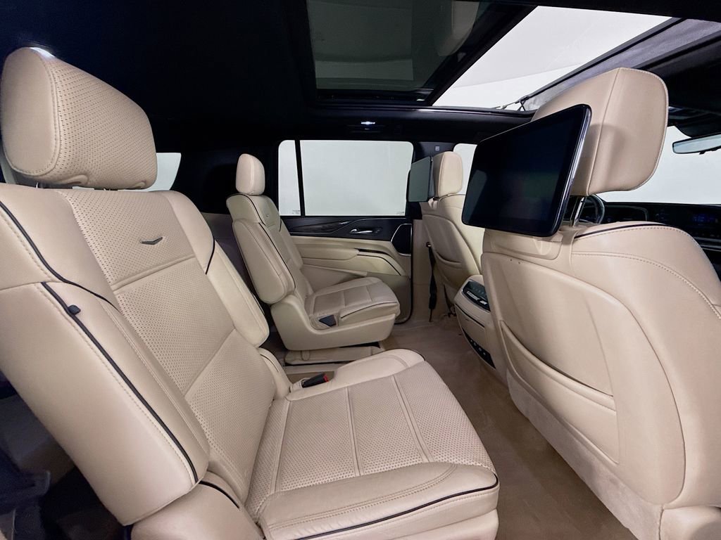 Used 2021 Cadillac Escalade ESV Premium Luxury w/ Driver Assist Tech Package image 33