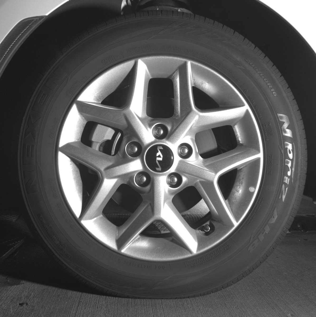 Used 2025 Kia Soul LX w/ LX Technology Package FWD image 12