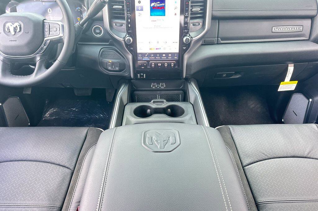 New 2026 RAM 3500 Laramie AWD/4WD image 13