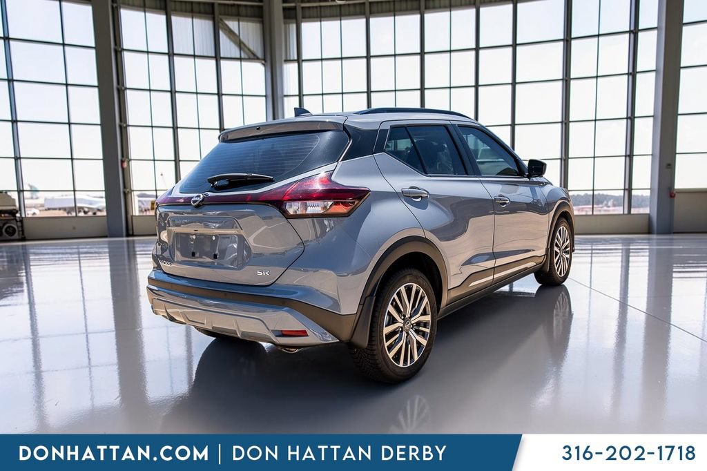 Used 2023 Nissan Kicks SR w/ SR Premium Package FWD image 34