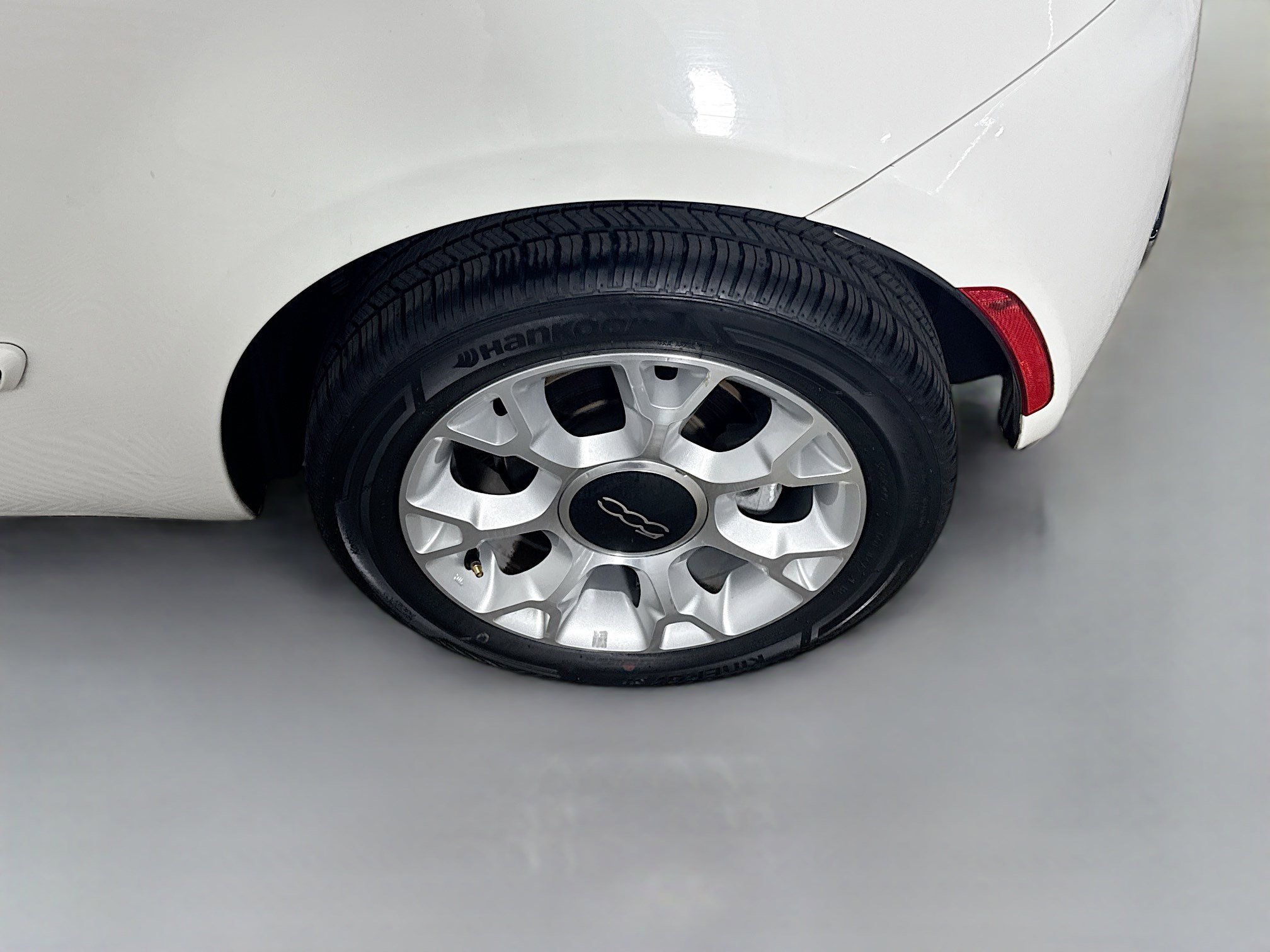 Used 2017 FIAT 500 Lounge image 33