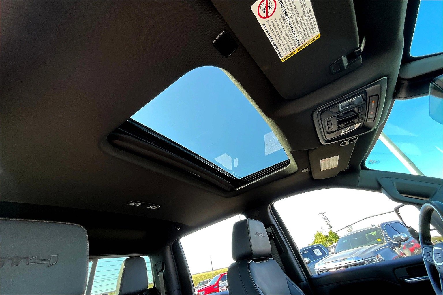 Used 2023 GMC Sierra 2500 AT4 w/ AT4 Premium Plus Package image 17