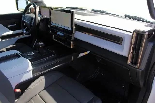 New 2025 GMC Hummer EV 2X image 15