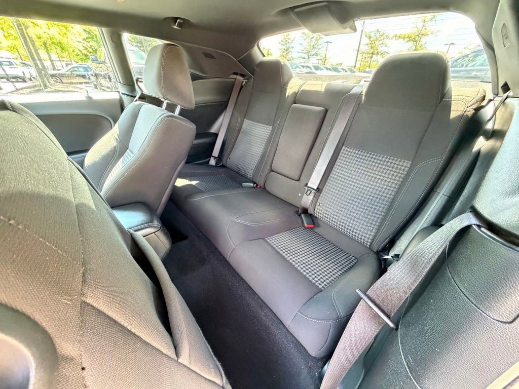 Used 2020 Dodge Challenger SXT w/ Driver Convenience Group RWD image 18