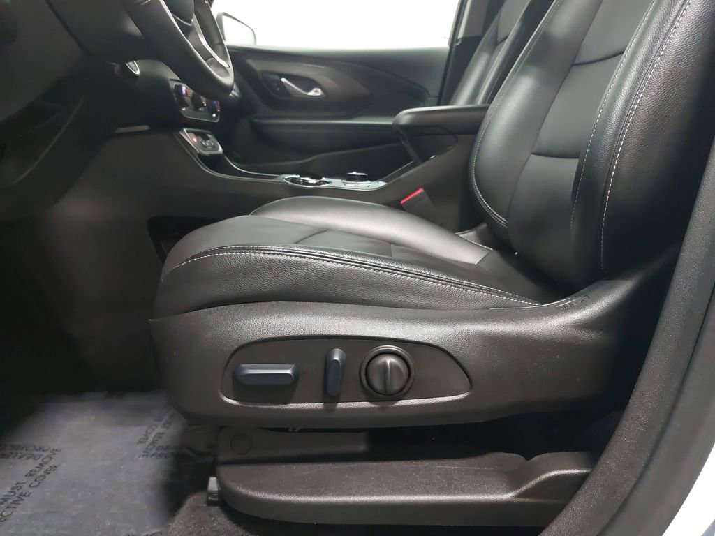 Used 2024 GMC Terrain SLT image 29