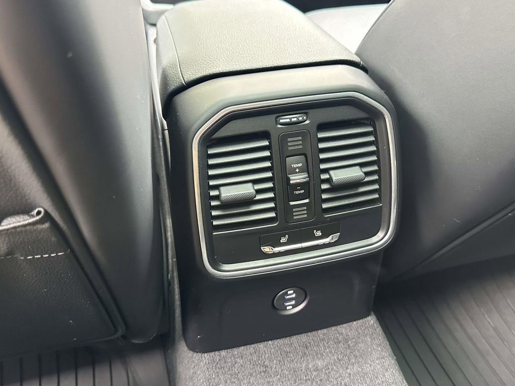 Certified 2022 Porsche Macan S AWD/4WD image 14
