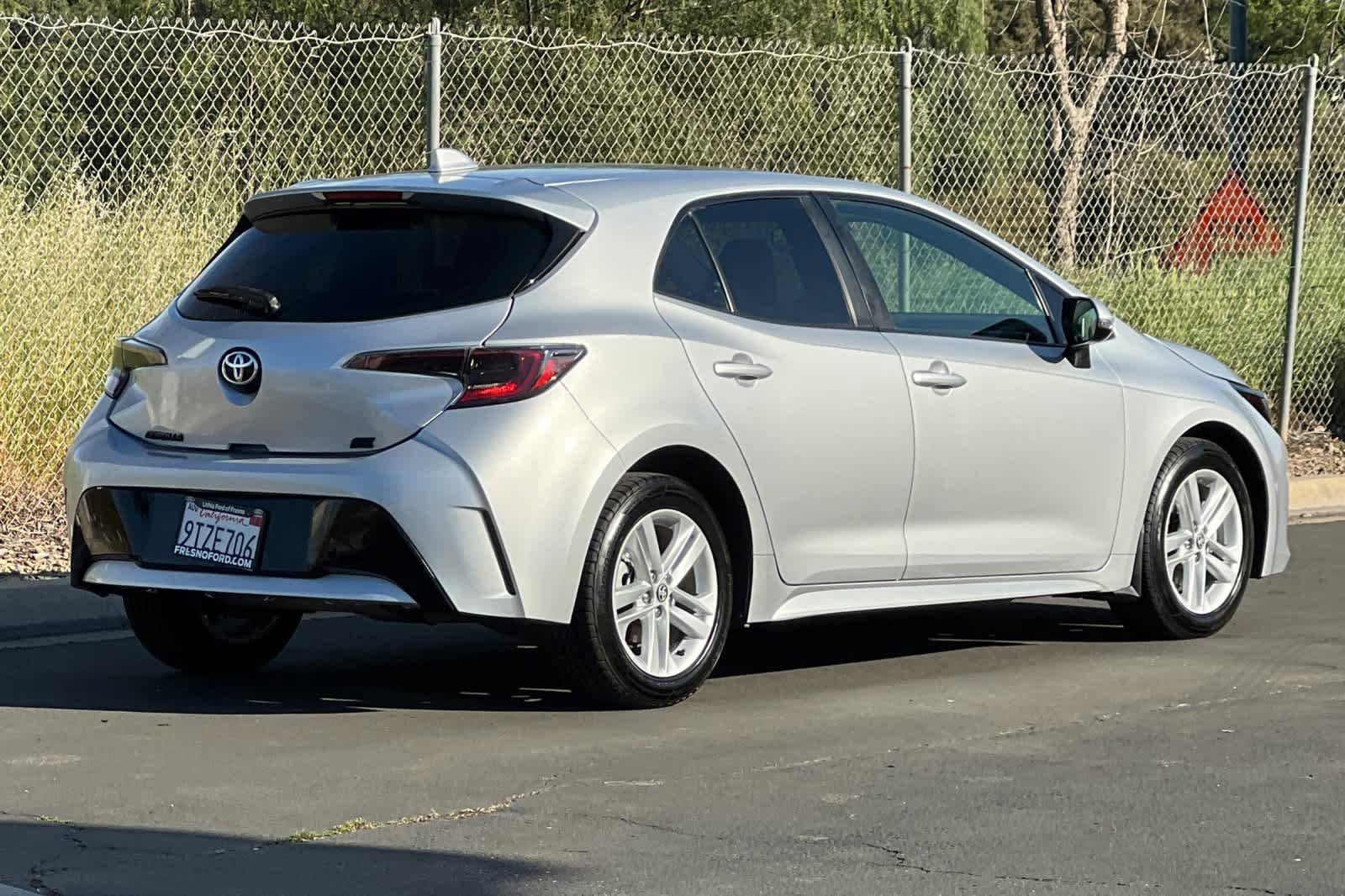 Used 2019 Toyota Corolla SE image 2