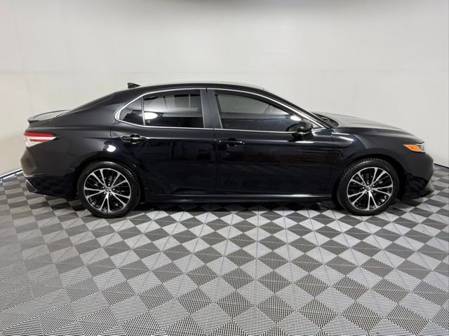 Used 2020 Toyota Camry SE w/ Convenience Package FWD image 7