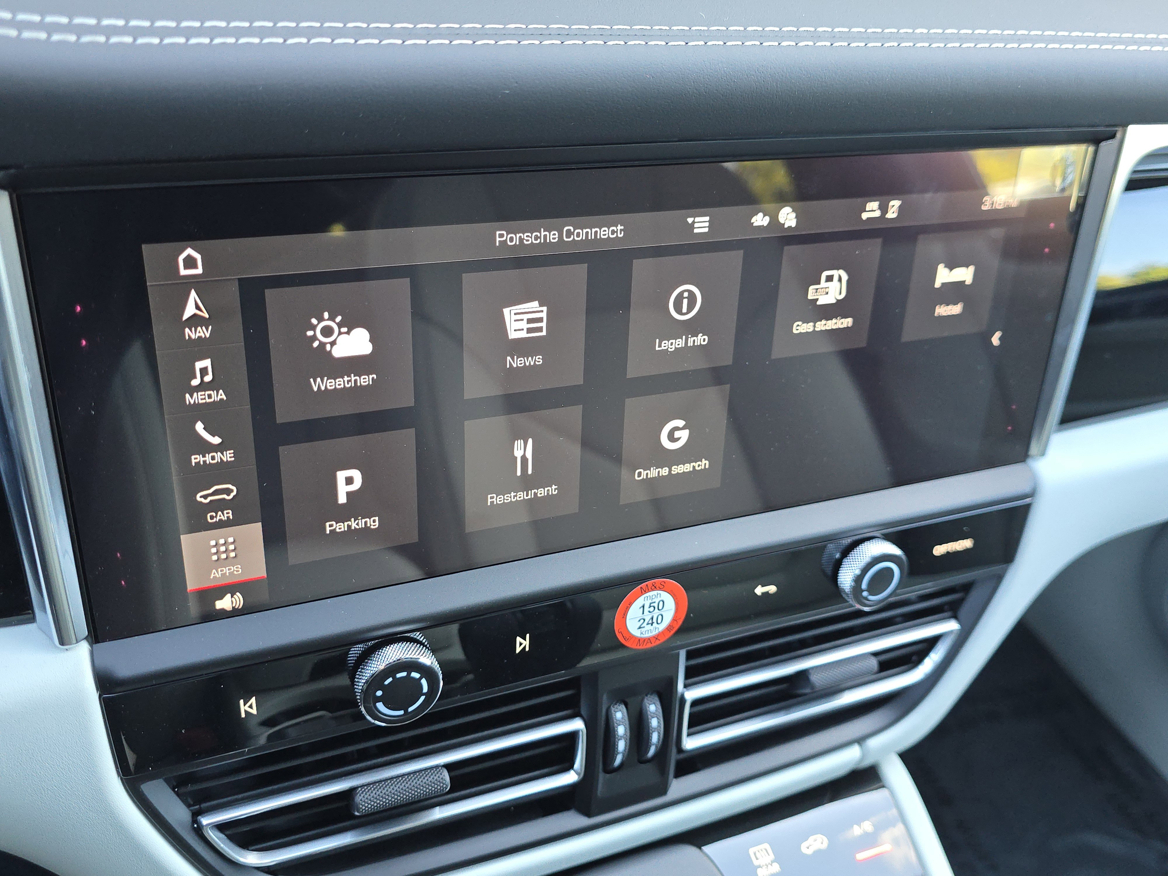 New 2026 Porsche Macan image 24