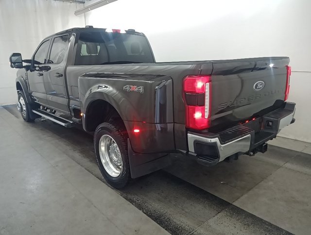 Used 2025 Ford F450 Lariat AWD/4WD image 3