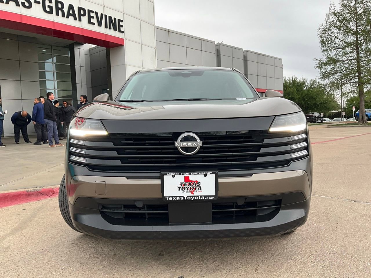 Used 2025 Nissan Kicks SV image 3