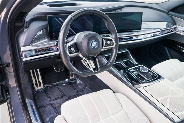 Used 2023 BMW i7 xDrive60 AWD/4WD image 10