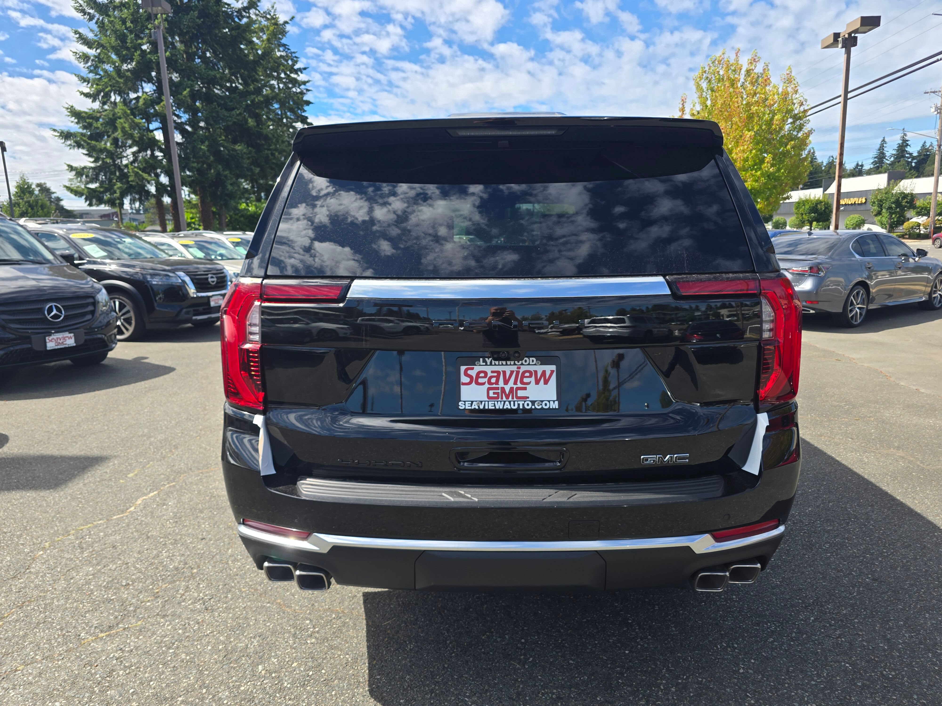 New 2026 GMC Yukon XL Denali w/ Denali Reserve Package AWD/4WD image 6