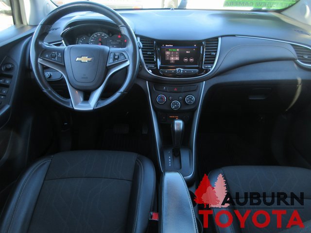 Used 2022 Chevrolet Trax LT w/ LT Convenience Package image 10