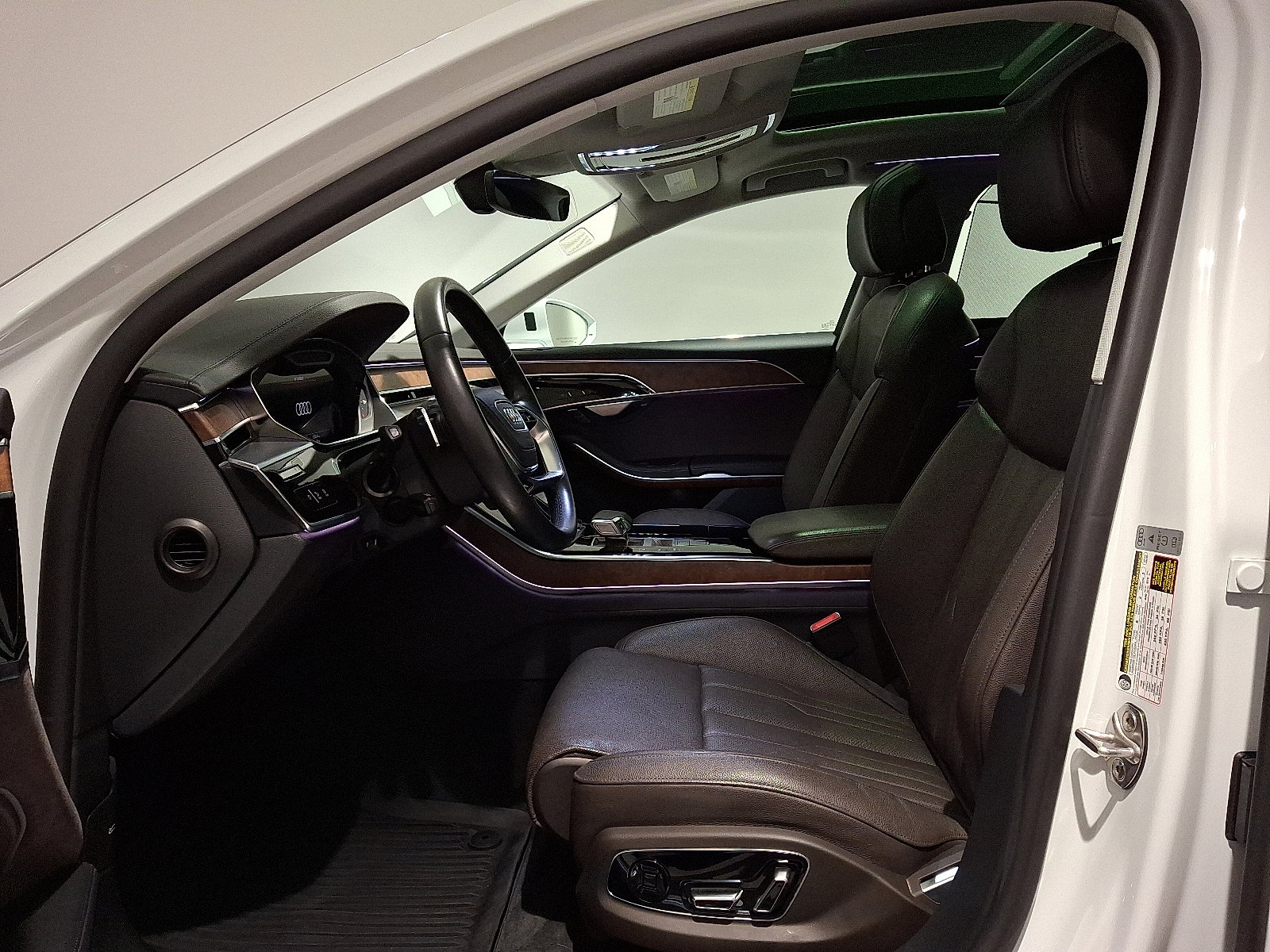 Used 2022 Audi A8 L 3.0T w/ Executive Package image 13