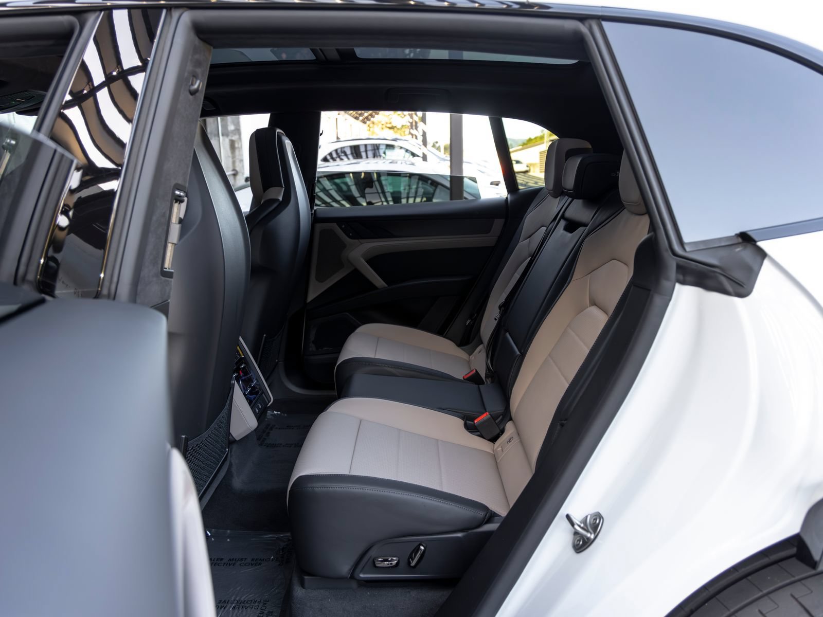 New 2026 Porsche Cayenne Turbo AWD/4WD image 45