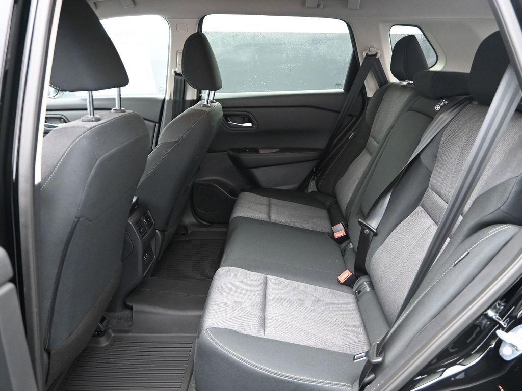 Certified 2026 Nissan Rogue SV FWD image 16