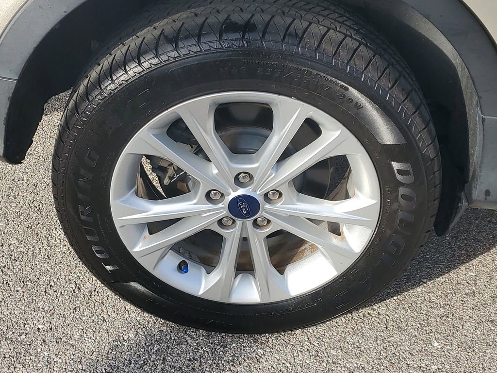 Used 2018 Ford Escape SE image 9