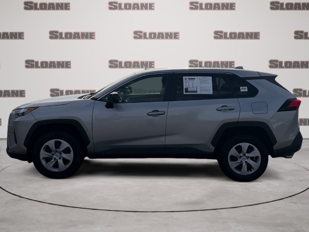 Used 2025 Toyota RAV4 LE AWD/4WD image 2