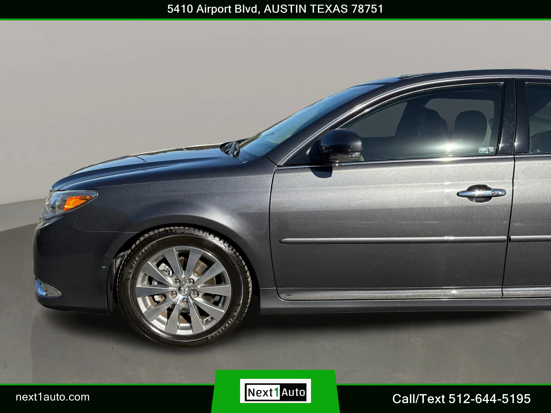 Used 2012 Toyota Avalon Limited image 11