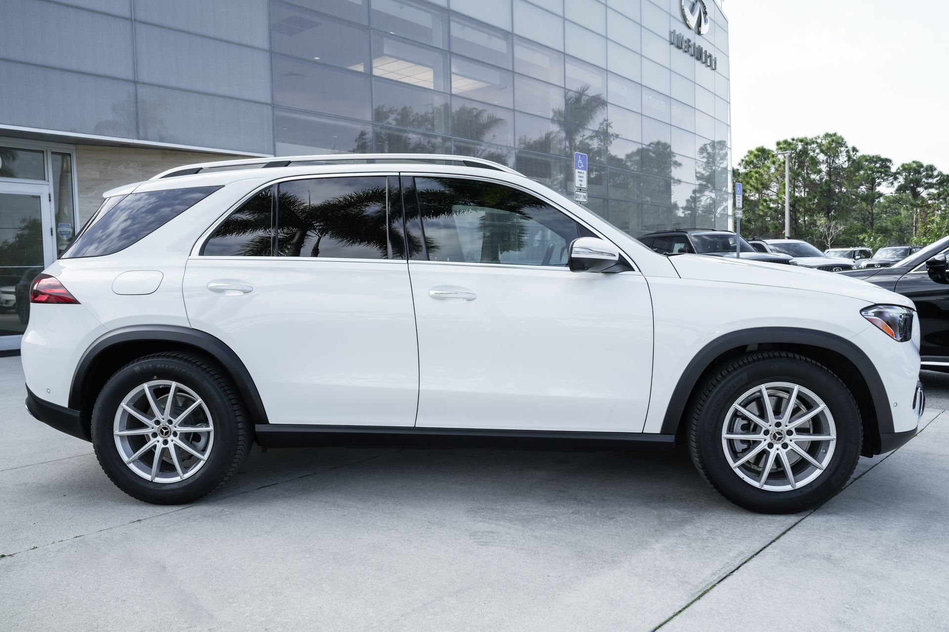 Used 2025 Mercedes-Benz GLE 350 4MATIC image 29
