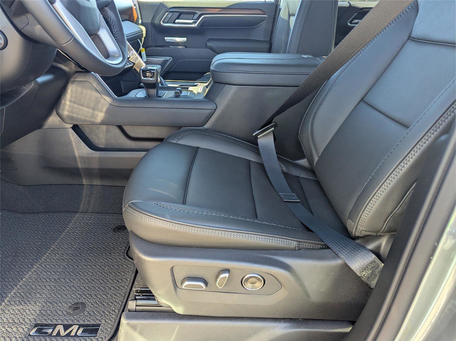 New 2026 GMC Sierra 1500 Denali w/ Denali Reserve Package image 21