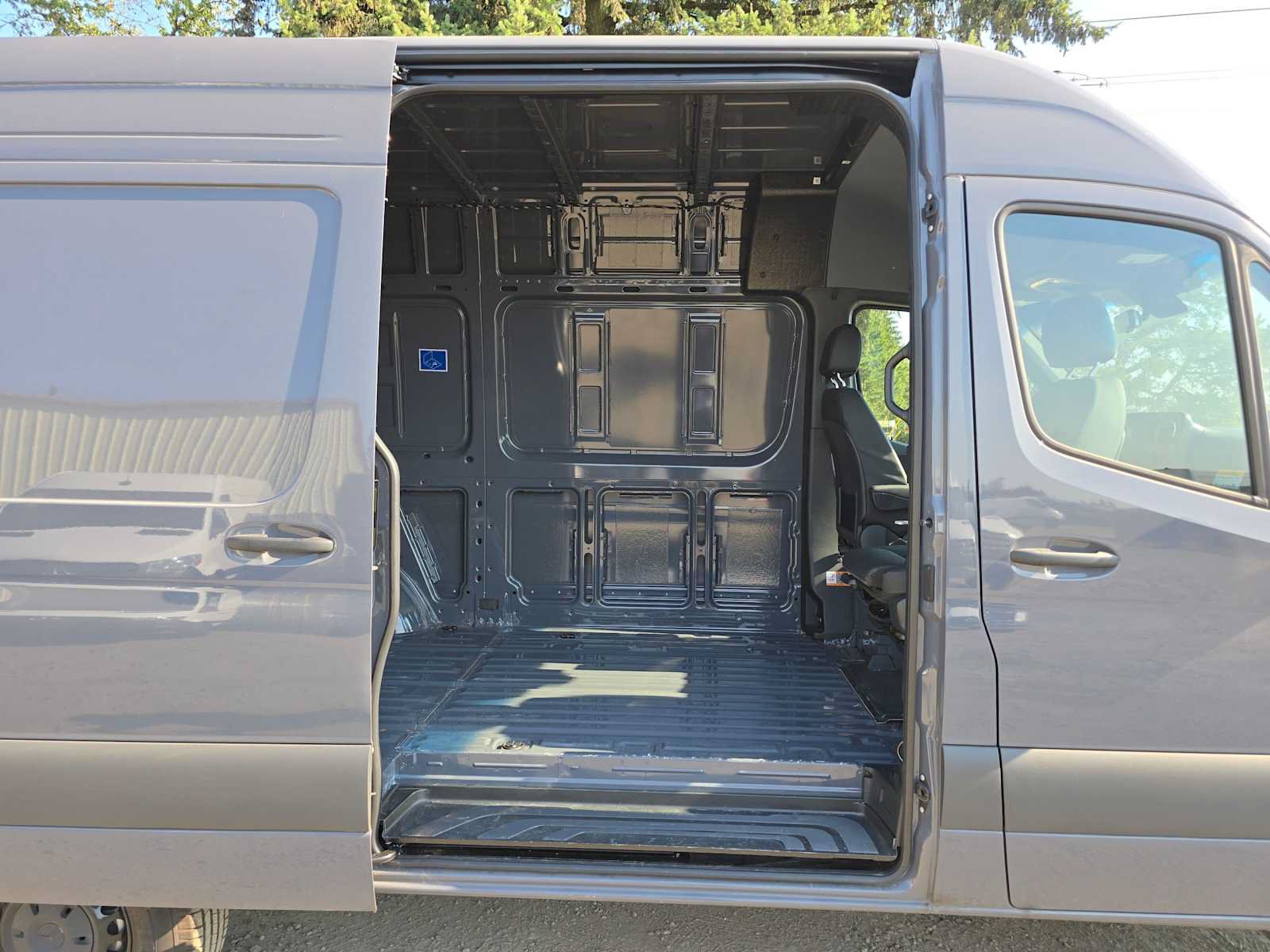 Used 2026 Mercedes-Benz Sprinter 2500 image 13