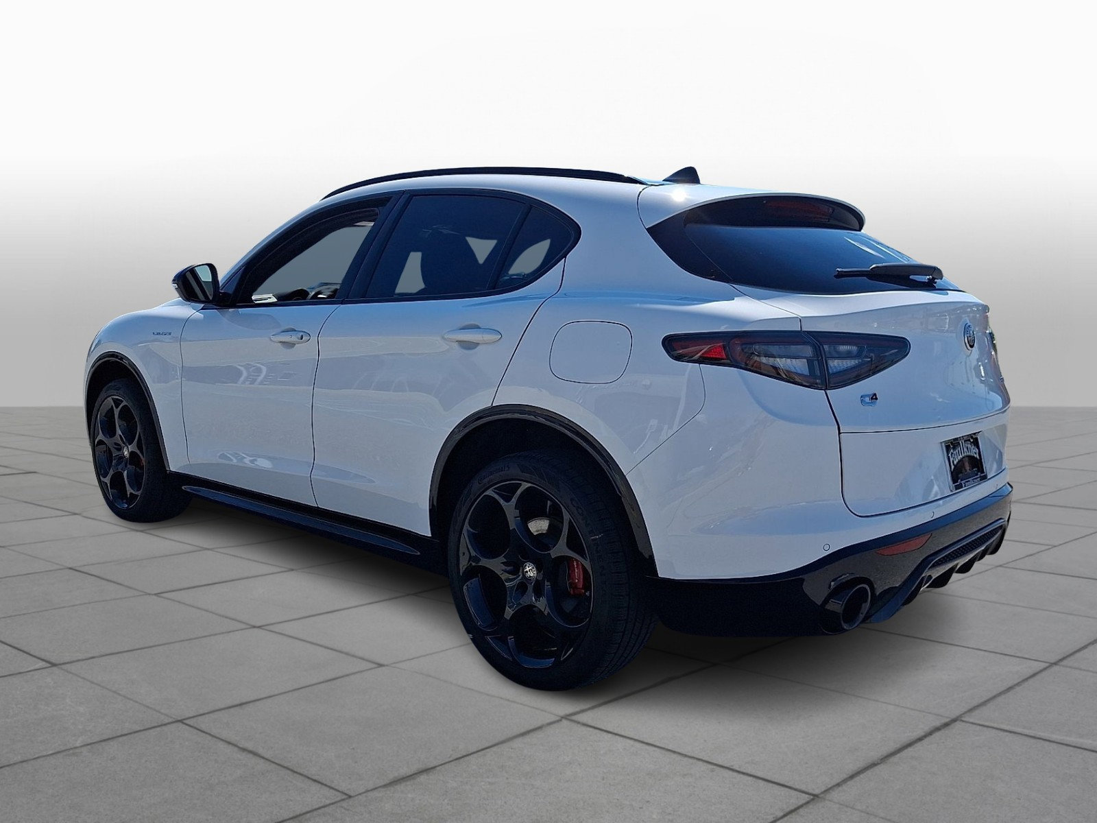 New 2025 Alfa Romeo Stelvio Sprint image 4